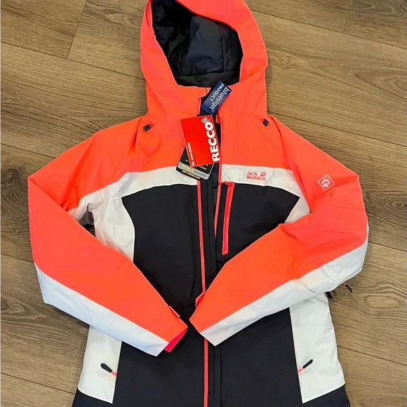 Women’s Jack Wolfskin Snow Jacket - Picture 2 of 7